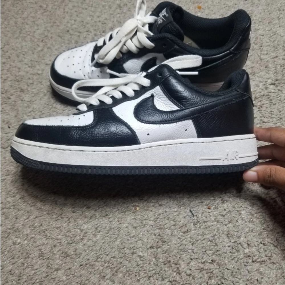 Nike Black and White Sneakers